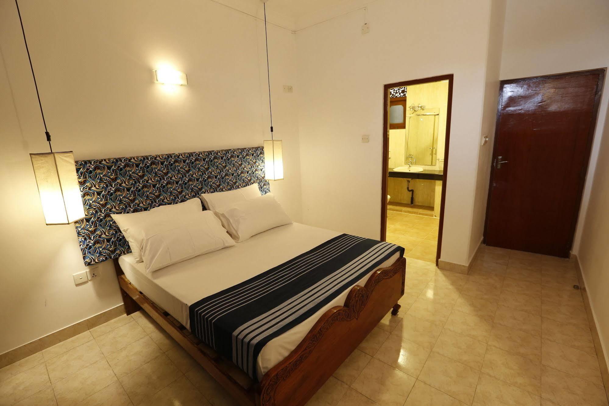 The Reef Beach Hotel เนกอมโบ ภายนอก รูปภาพ