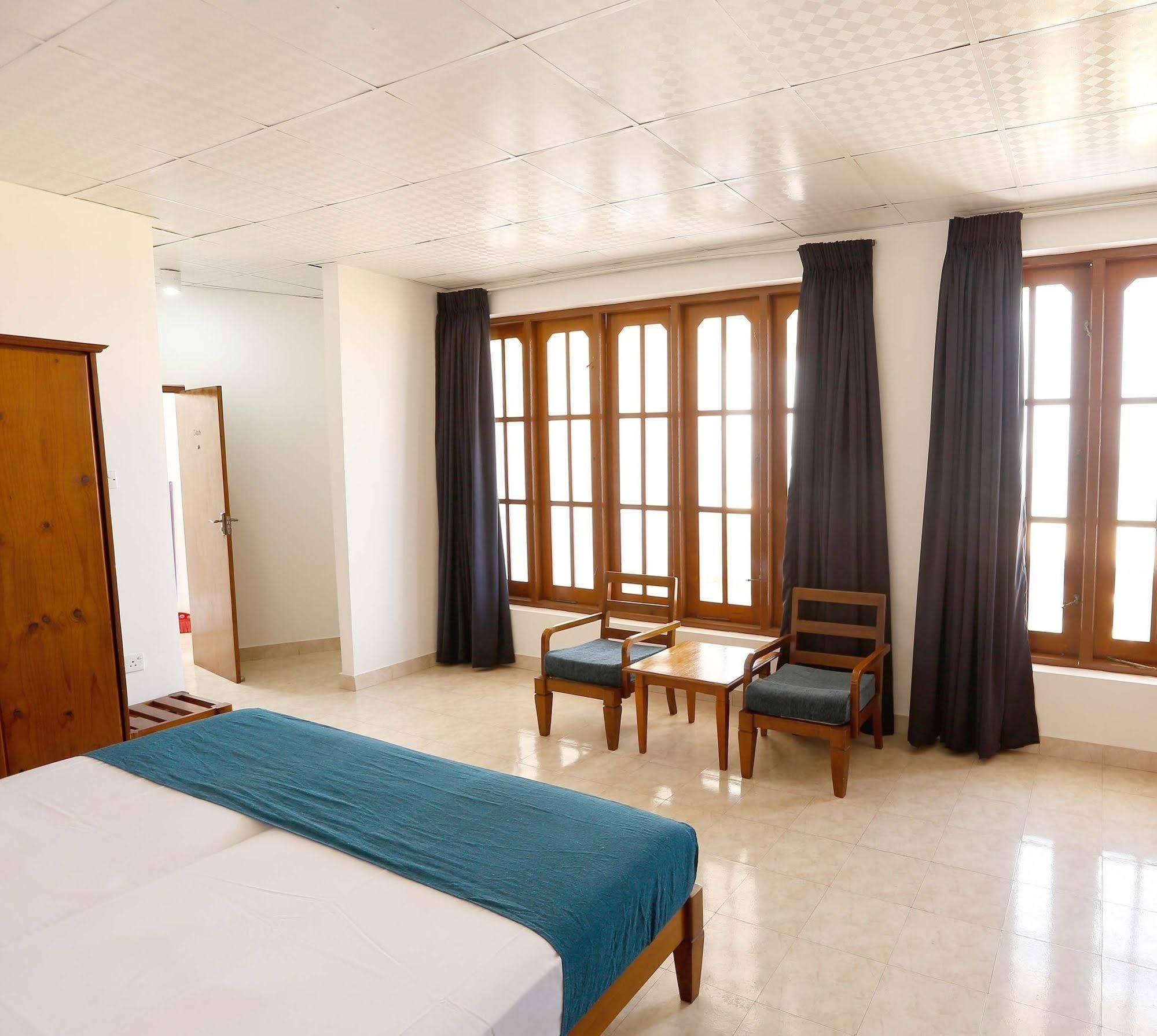 The Reef Beach Hotel เนกอมโบ ภายนอก รูปภาพ