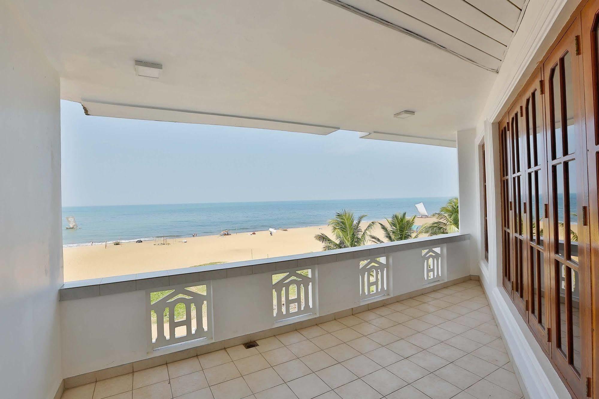 The Reef Beach Hotel เนกอมโบ ภายนอก รูปภาพ