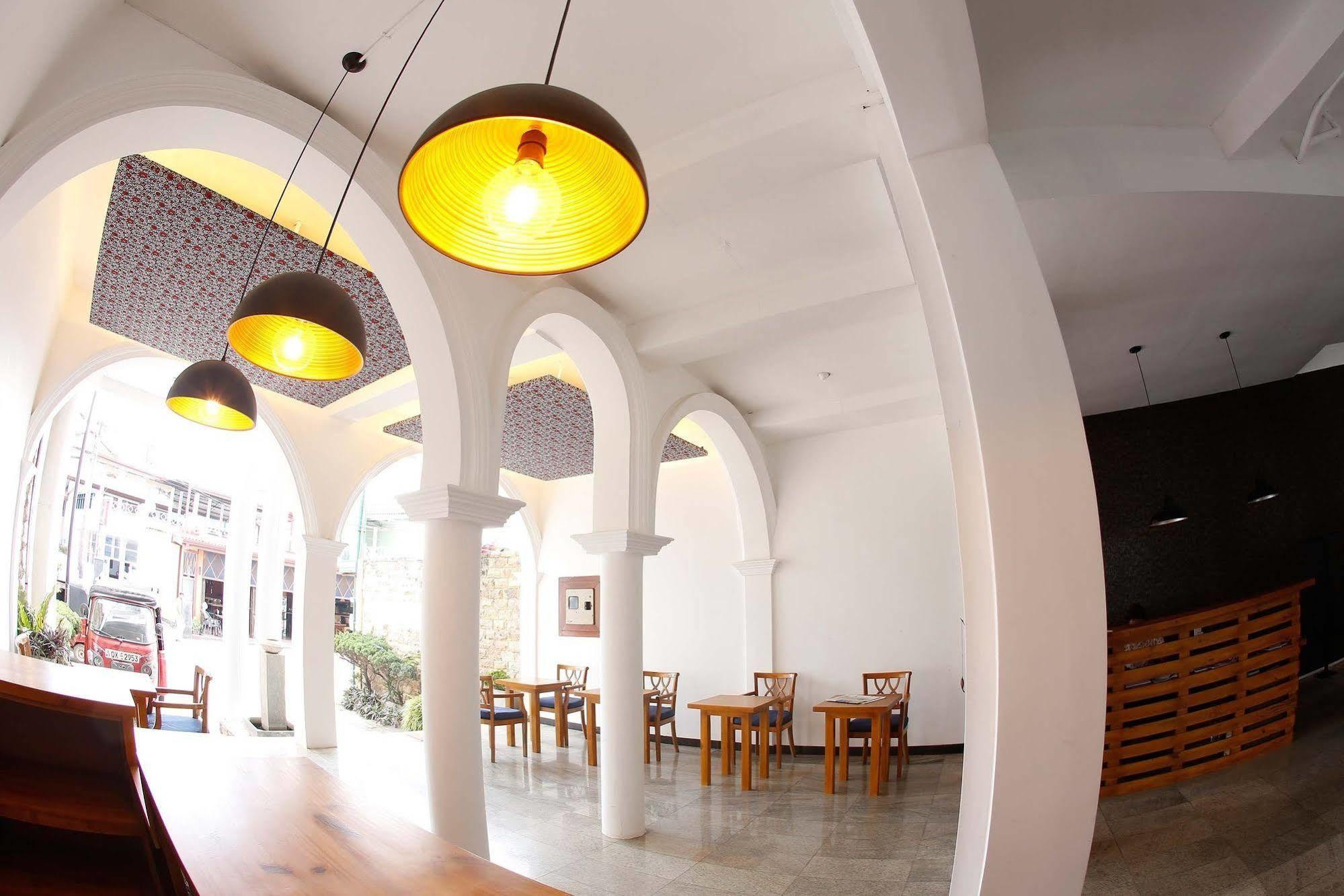 The Reef Beach Hotel เนกอมโบ ภายนอก รูปภาพ