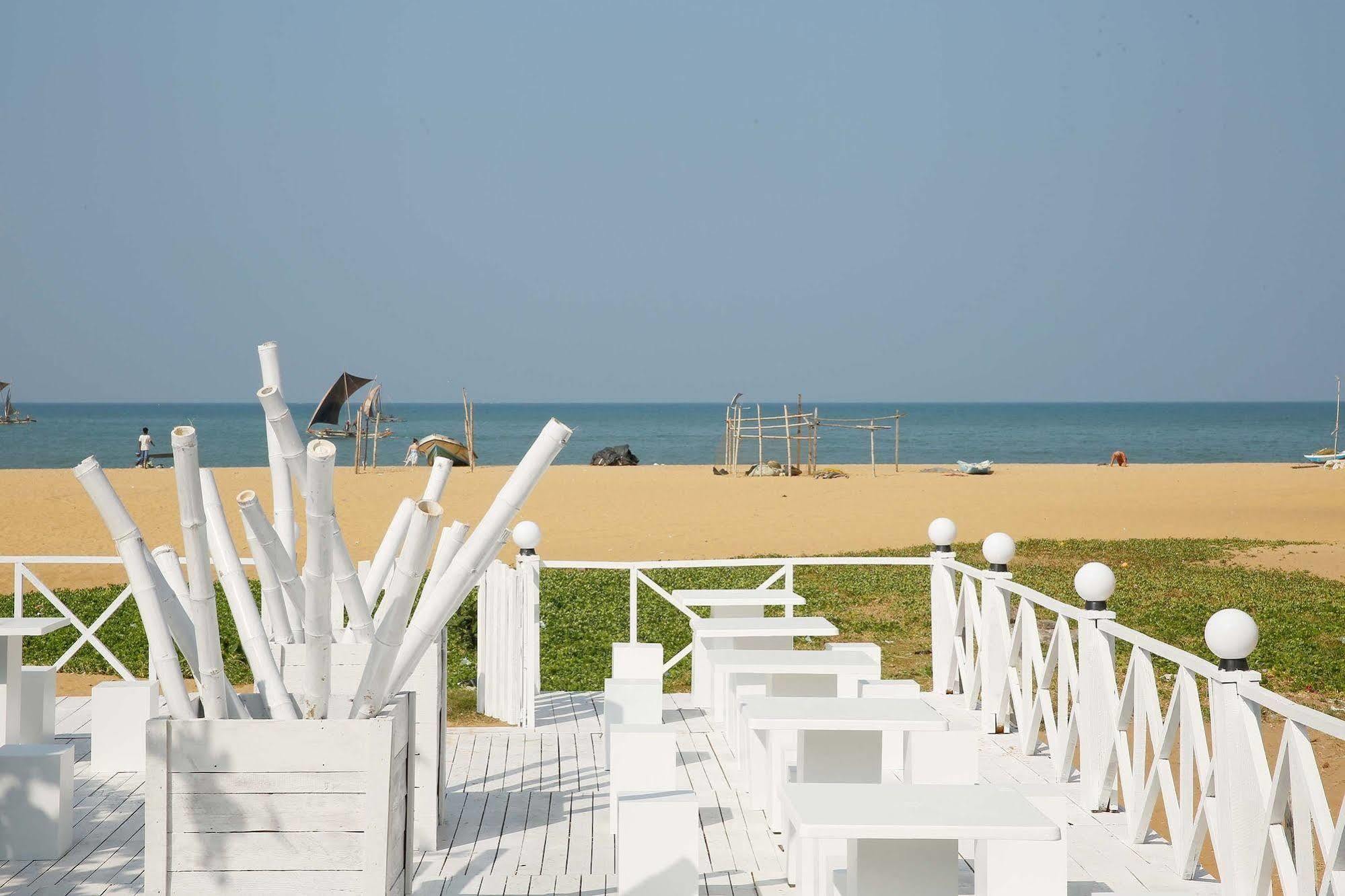 The Reef Beach Hotel เนกอมโบ ภายนอก รูปภาพ